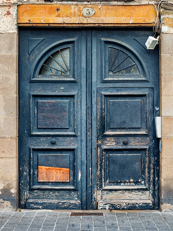 Another door in Nantes, France. Olympus EM5 + 12-40mm Olympus lens. 1/60" at f/4.0.