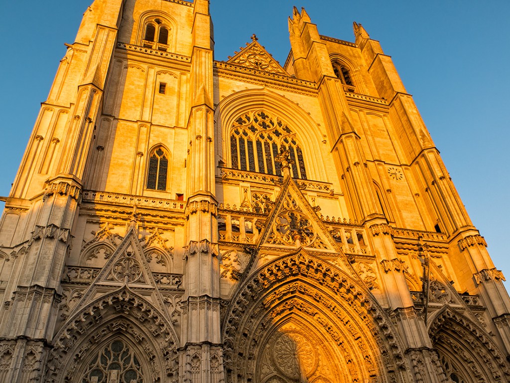 Canon G16 compact camera. It's great to have a quality pocket camera. You never know when opportunities present themselves.