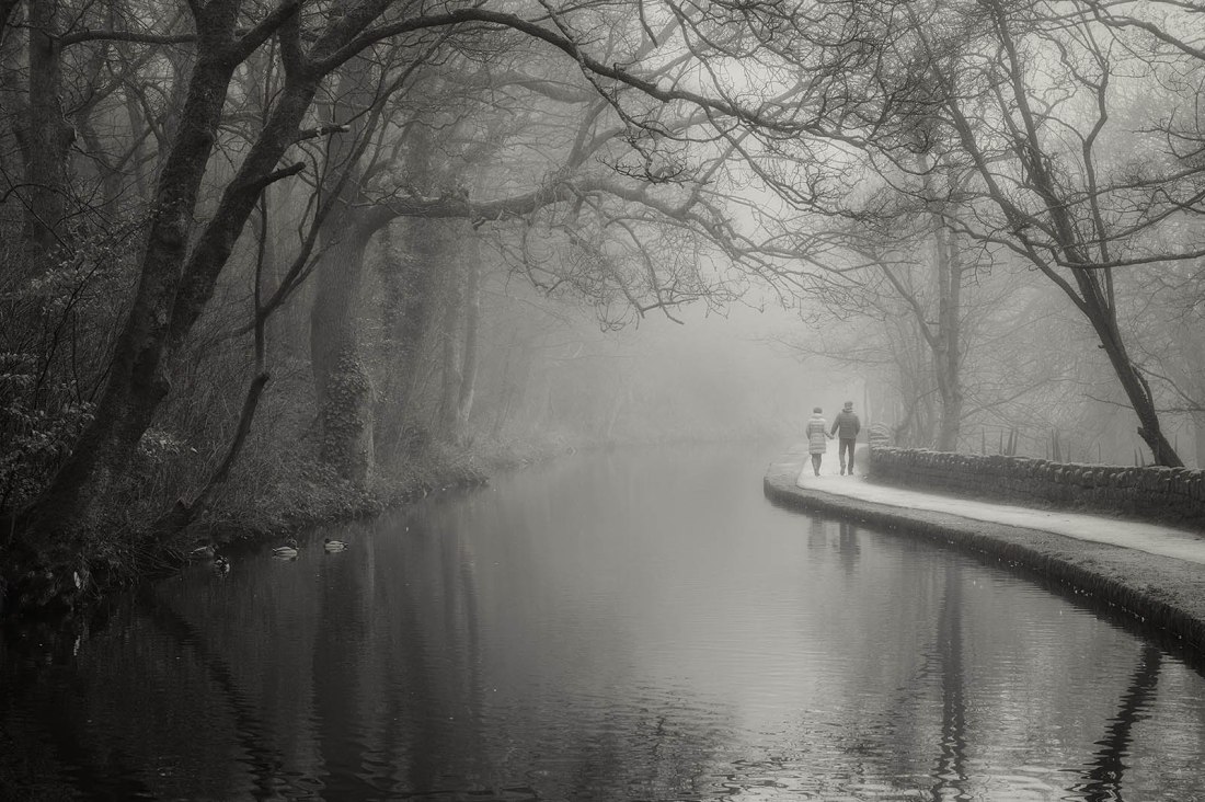 Huddersfield Narrow Canal, Uppermill, Saddleworth. Fuji XT2 with Fuji 18-135 lens.
